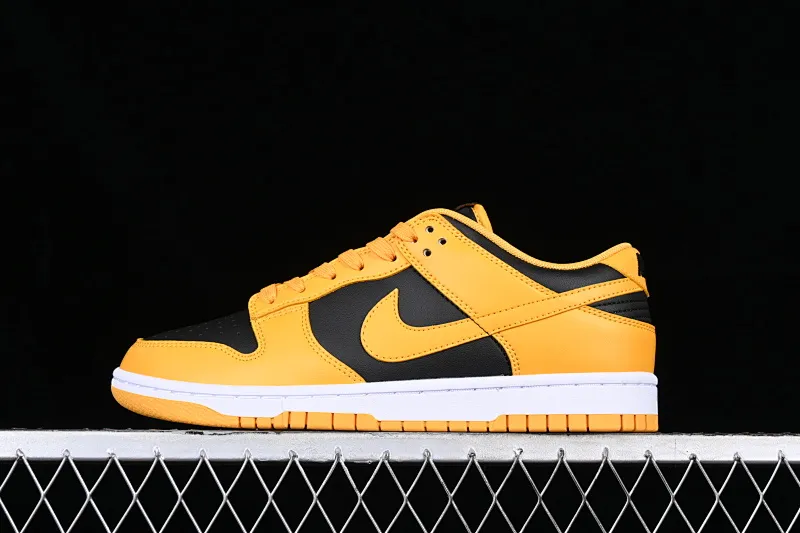 All Categories Nk SB Dunk Series Nk SB Dunk Low Low-top Sneakers Nk Dunk Low "Goldenrod" Black and Yellow University of Iowa SB Smashing Backboard Fashion Casual Sneakers DD1391-004